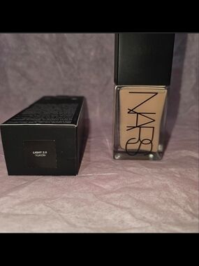 NARS Natural Radiant Longwear Foundation - Light 2.5 Yukon (Beige)